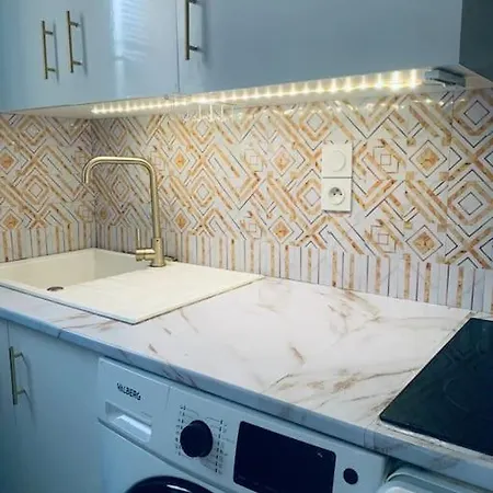 Entier Vue Dégagée Avec Parking